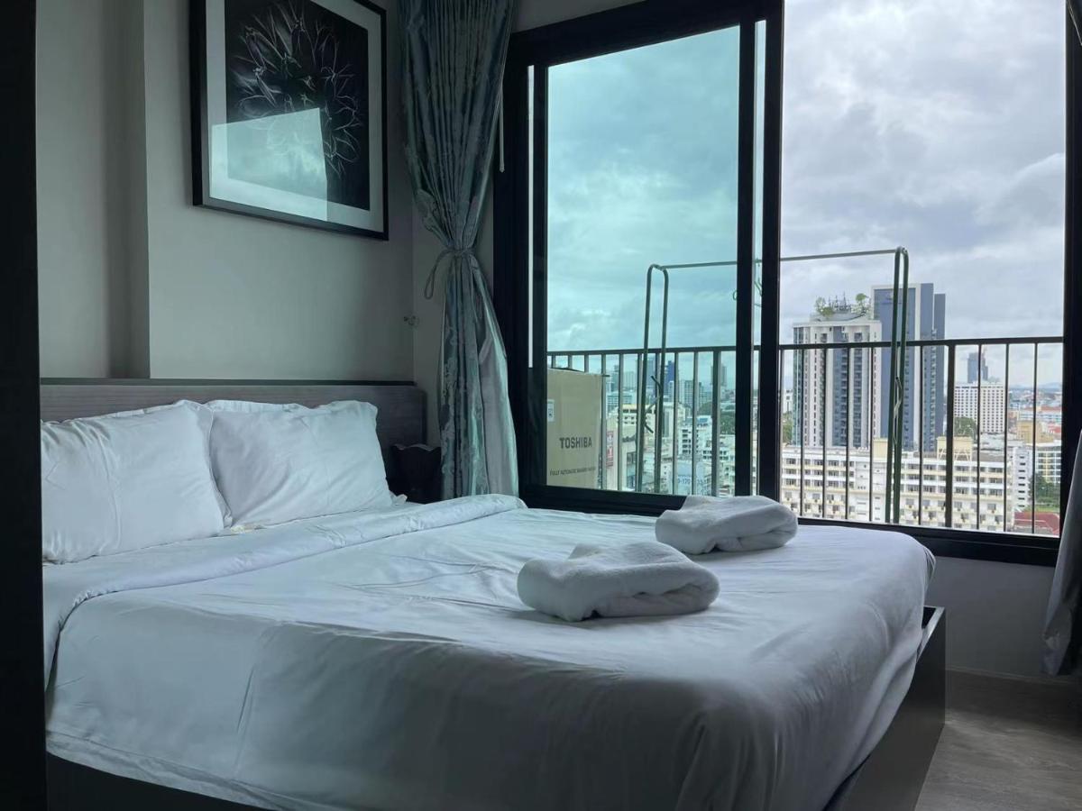Apartment The Base Thai Pattaya