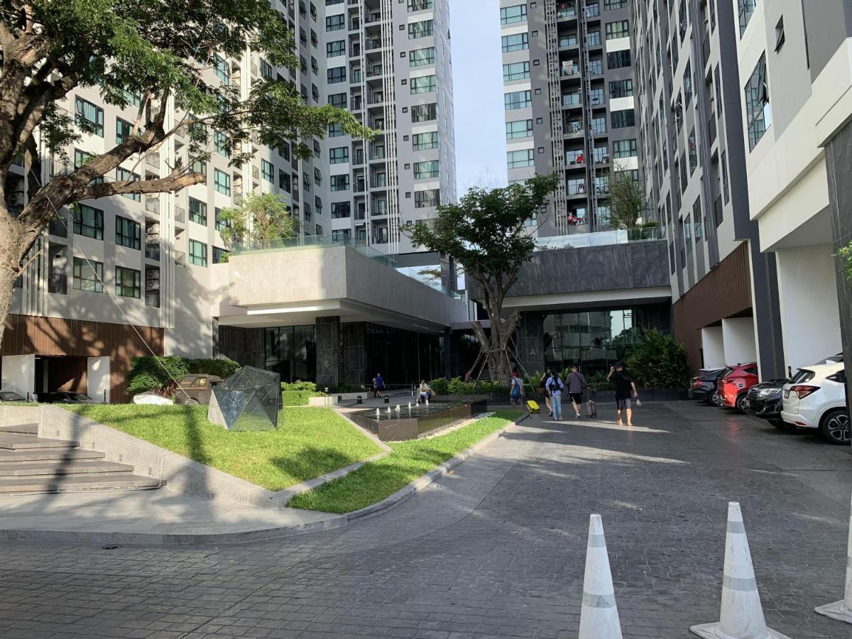 The Base Thai Apartment *